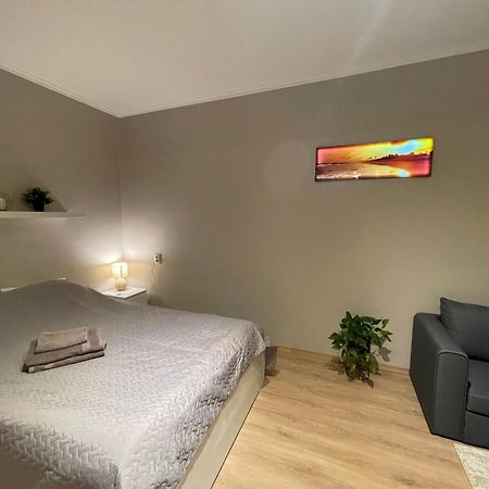 Cozy Apartment Close To Riga Airport Exterior photo